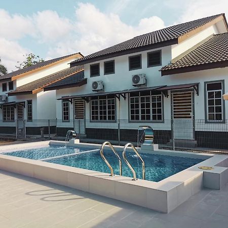 Nazza Homestay Besut With Swimming Pool Kampung Raja Экстерьер фото