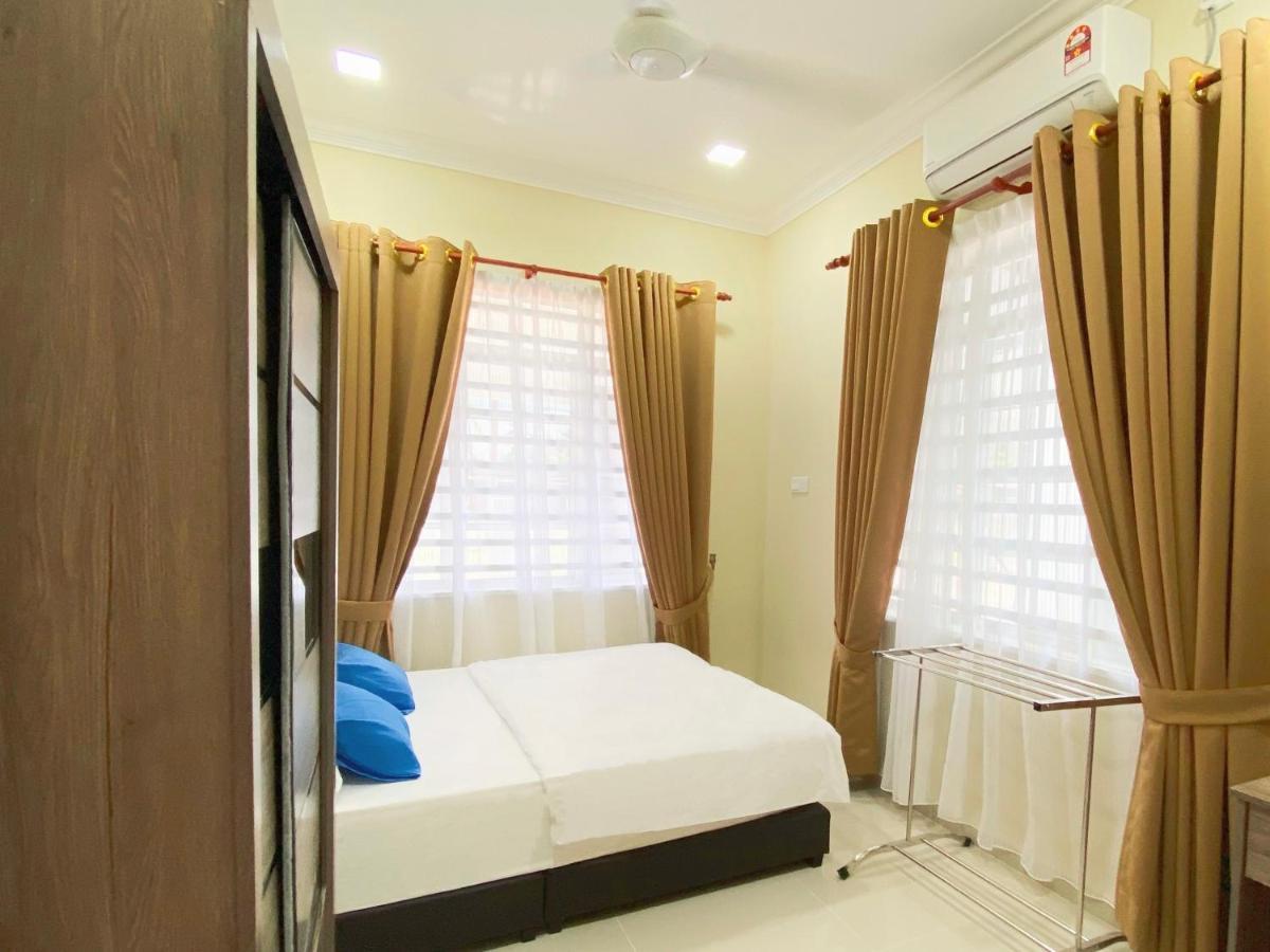 Nazza Homestay Besut With Swimming Pool Kampung Raja Экстерьер фото