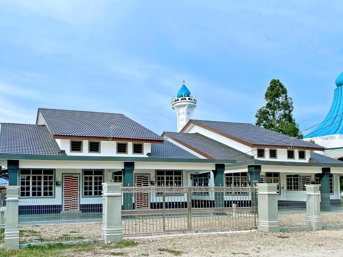 Nazza Homestay Besut With Swimming Pool Kampung Raja Экстерьер фото
